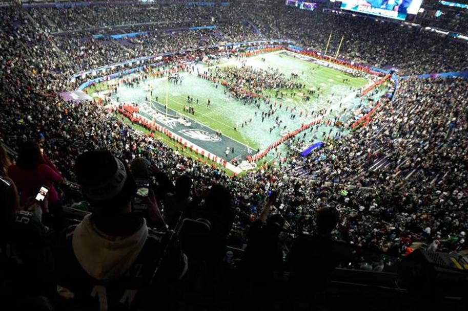 Abbracci, lacrime e festa per il primo Super Bowl conquistato dai Philadelphia Eagles che incoronano Nick Foles come eroe 